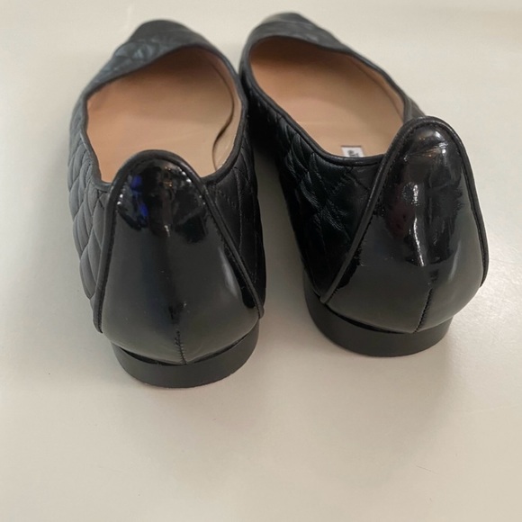 EUC Manolo Blahnik flat - Picture 7 of 11